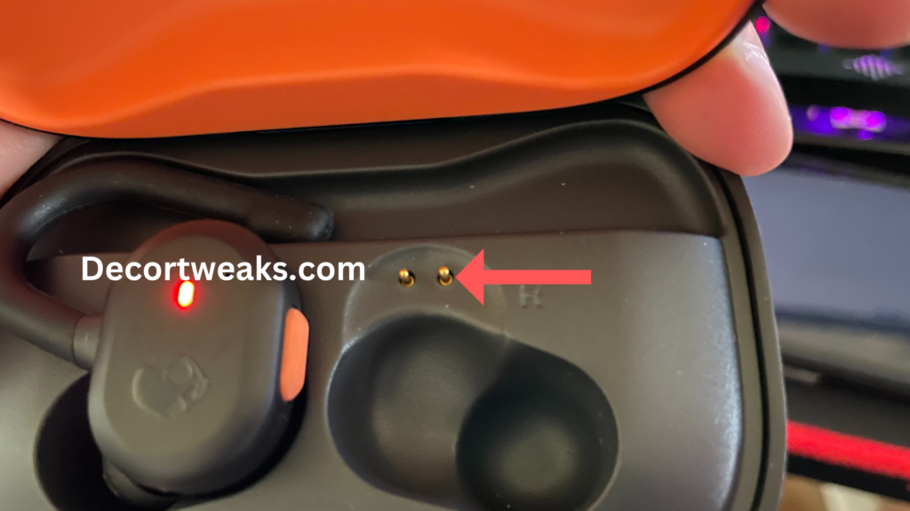 Charging pins in Push Active case