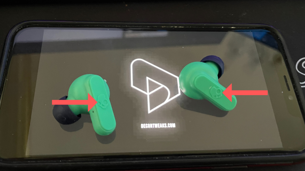 Skullcandy Dime earbud controls