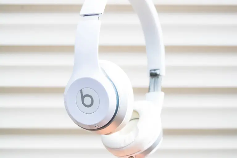 do-beats-headphones-need-to-be-charged-decortweaks