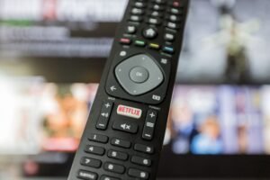 Optimum Altice Remote Light Blinking (Causes & Solutions)