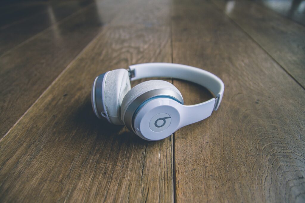 Does Beats Headphones & Earbuds Work with Android? Decortweaks