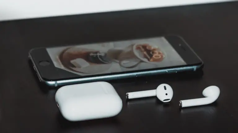 can-you-charge-airpods-with-an-iphone-wirelessly-decortweaks