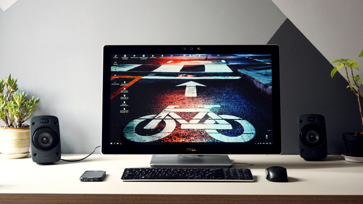 Do Dell Monitors Have Speakers? Decortweaks