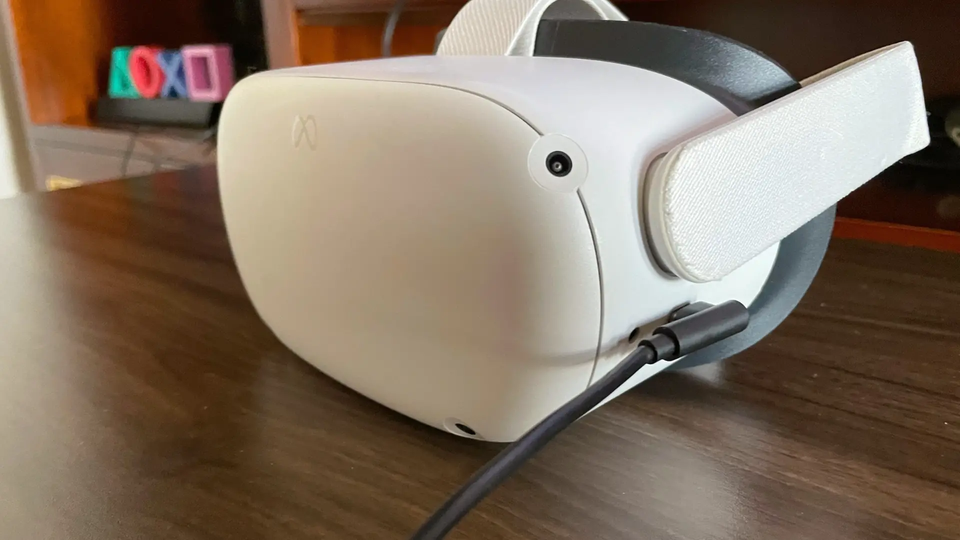 oculus quest 2 plugged in to charger