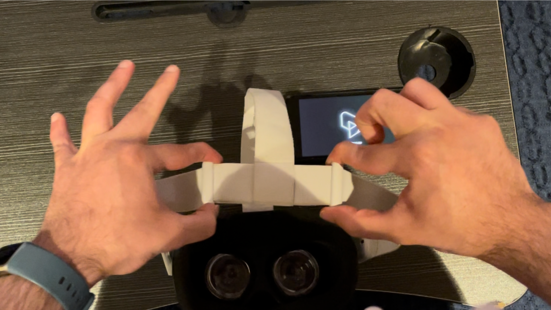 How to Tighten Or Loosen Oculus Quest 2 Straps Quick and Easy Guide Decortweaks